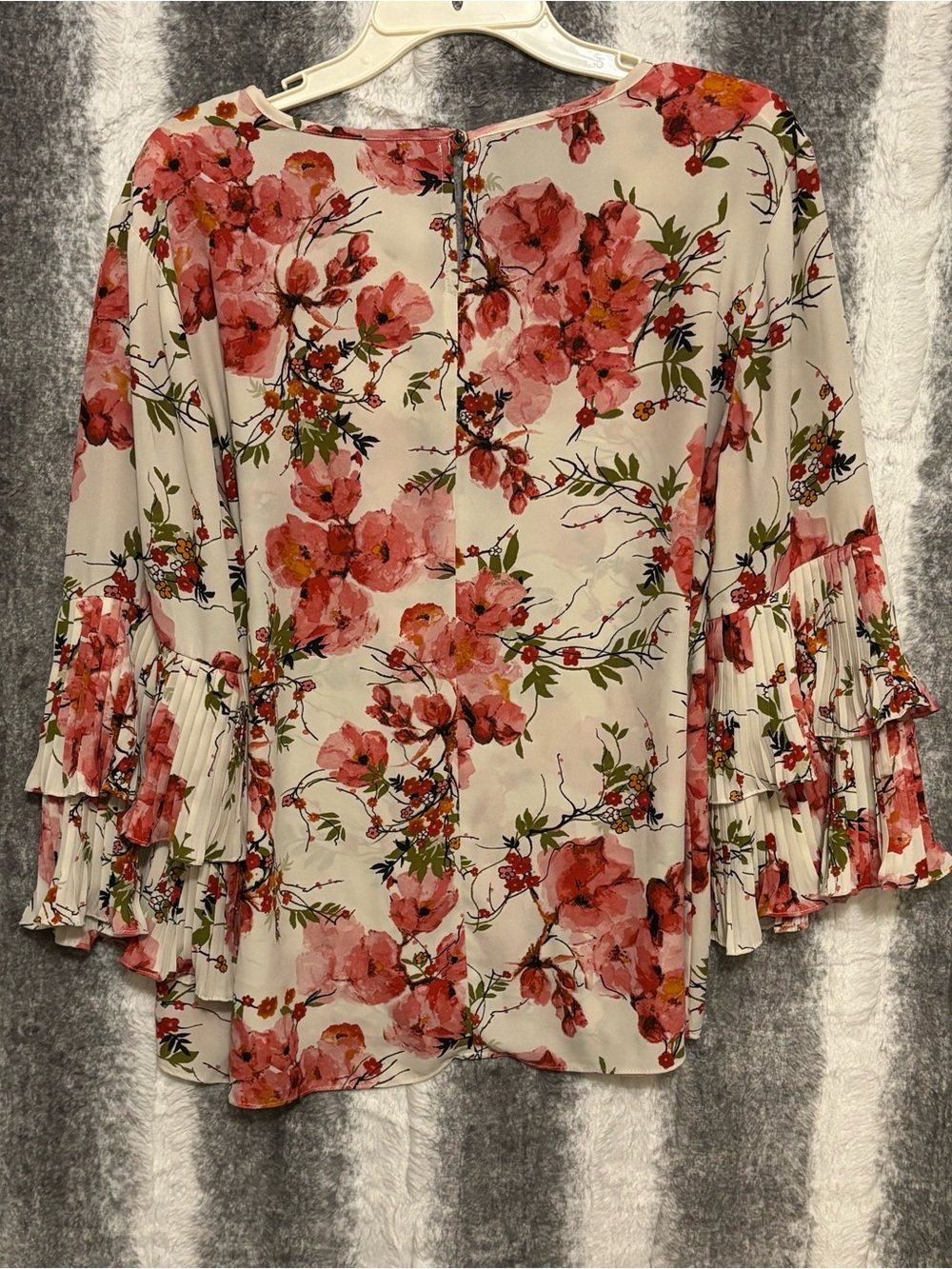 Pleated Bell-Sleeve Floral Blouse - Pink on Cream - Picture 5 of 13